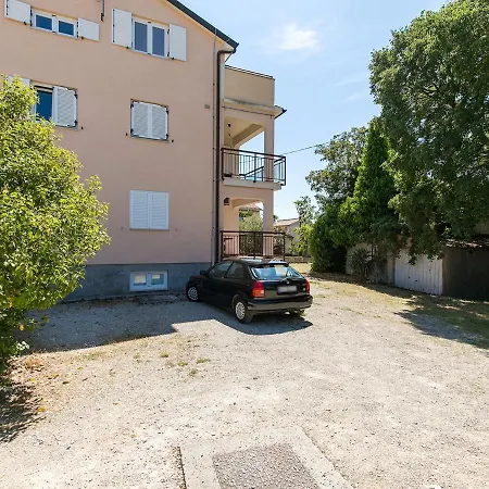 Labinjan Apartmán *