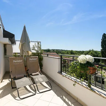 Labinjan Apartment *